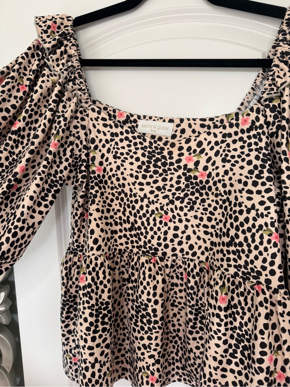 Smith & Quinn Animal Print Peplum Top | Size Large | Puff Sleeve